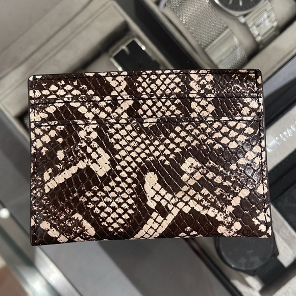 MICHAEL KORS
Reed Large Snakeskin Python Pattern Card Holder Case
NWT - Picture 7 of 16